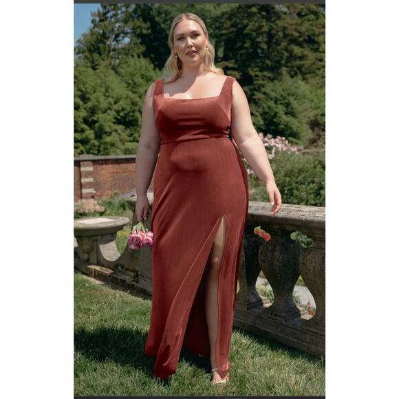 NWT Jenny Yoo Mara Stretch Velvet Maxi Dress - Size 24 - Picture 1 of 2